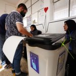النجف.. مجهولون يستهدفون مراكز انتخابية ومقرًا لمفوضية الانتخابات