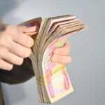 تناول وجبة غنية بالدهون المشبعة يضعف الأوعية الدماغية ويزيد خطر الجلطات والخرف